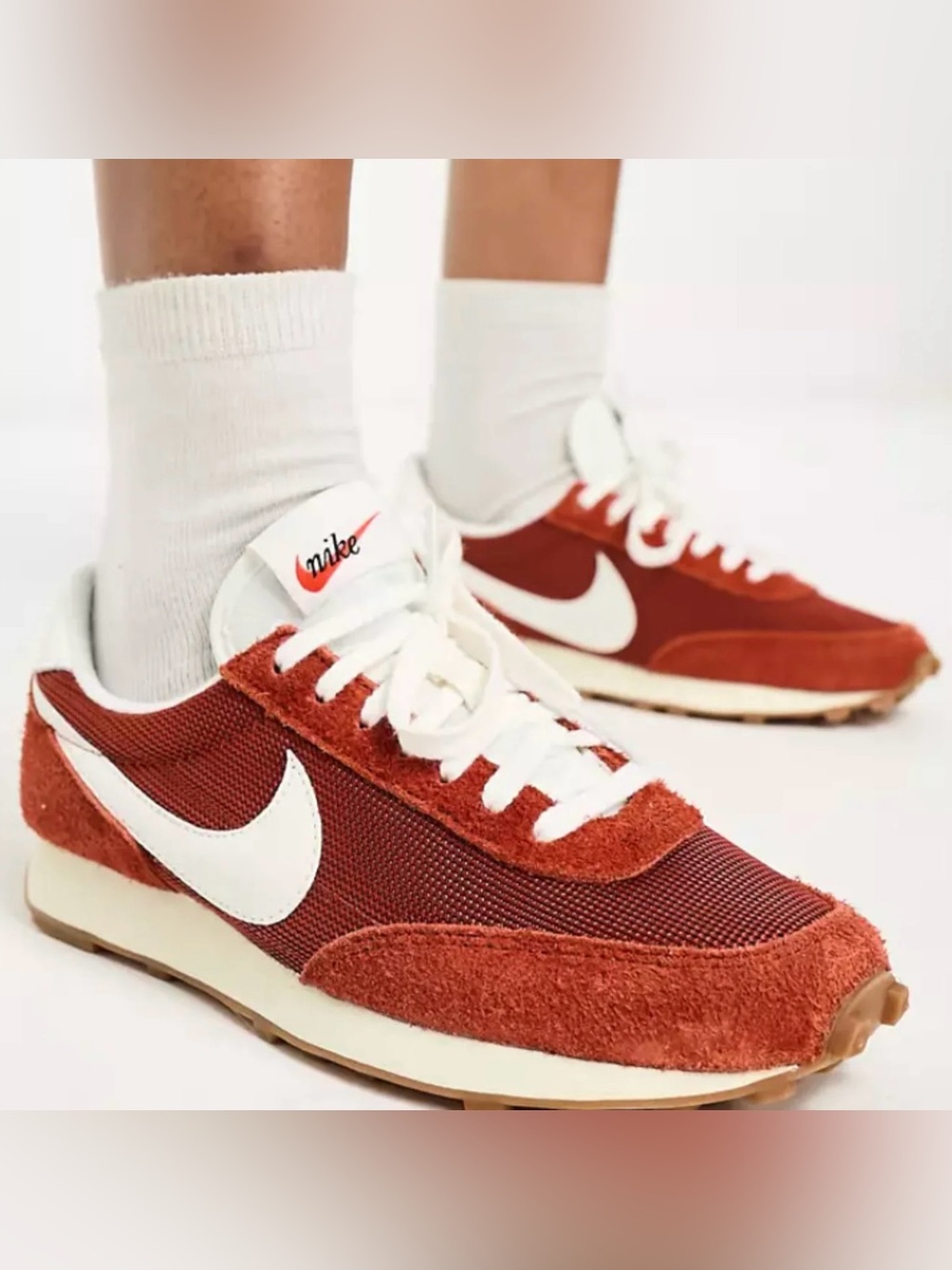 RARE VINTAGE Nike Women's Daybreak Sneakers in Rugged Orange / Sail Coconut Milk